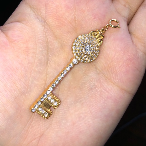 sorrelli sparkly key pendant ๐๐ - Picture 1 of 8